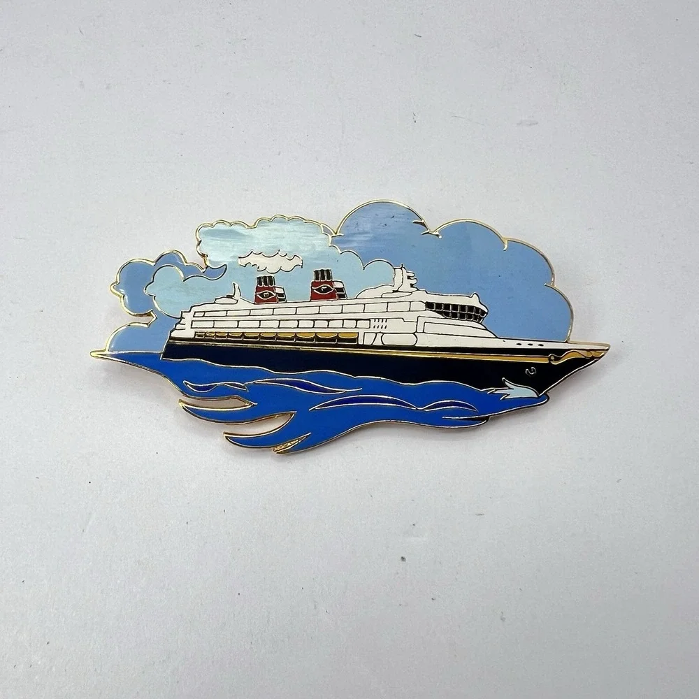 Disney Cruise Line Memory Box‎ Centerpiece Ship Disney Pin DCL Limited Run 5000